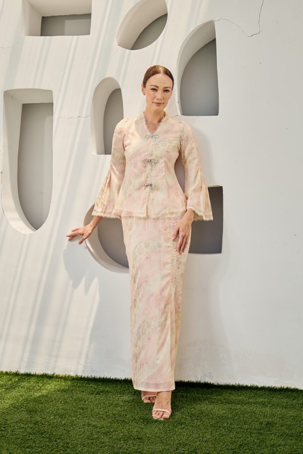 ELYSIA KURUNG BEIGE CREAM (ADULT) RAYA 2026