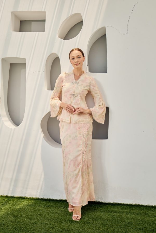 ELYSIA KURUNG BEIGE CREAM (ADULT) RAYA 2026