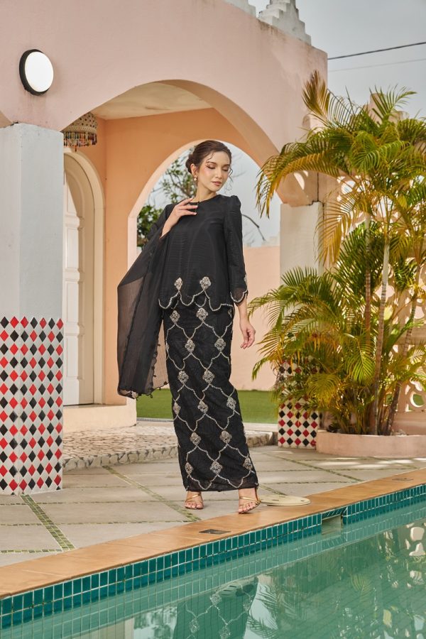 BECCA KURUNG BLACK (ADULT) RAYA 2026
