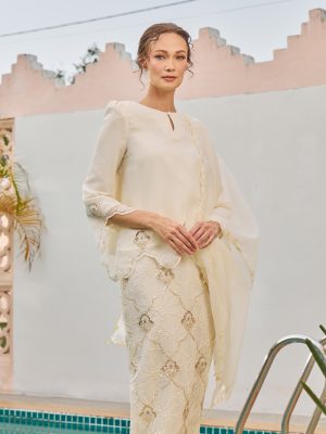 BECCA KURUNG PEARL WHITE (ADULT) RAYA 2026