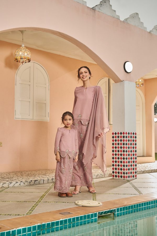 BECCA KURUNG DUSTY PINK (KIDS) RAYA 2026
