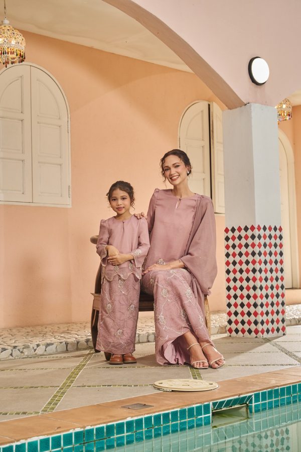 BECCA KURUNG DUSTY PINK (KIDS) RAYA 2026